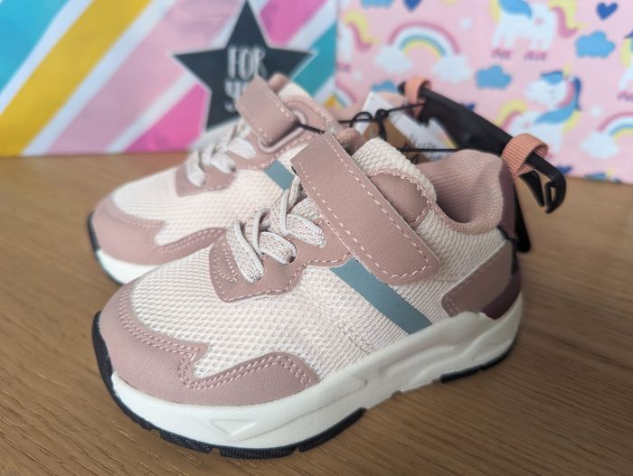 Basket 21 rose kiabi