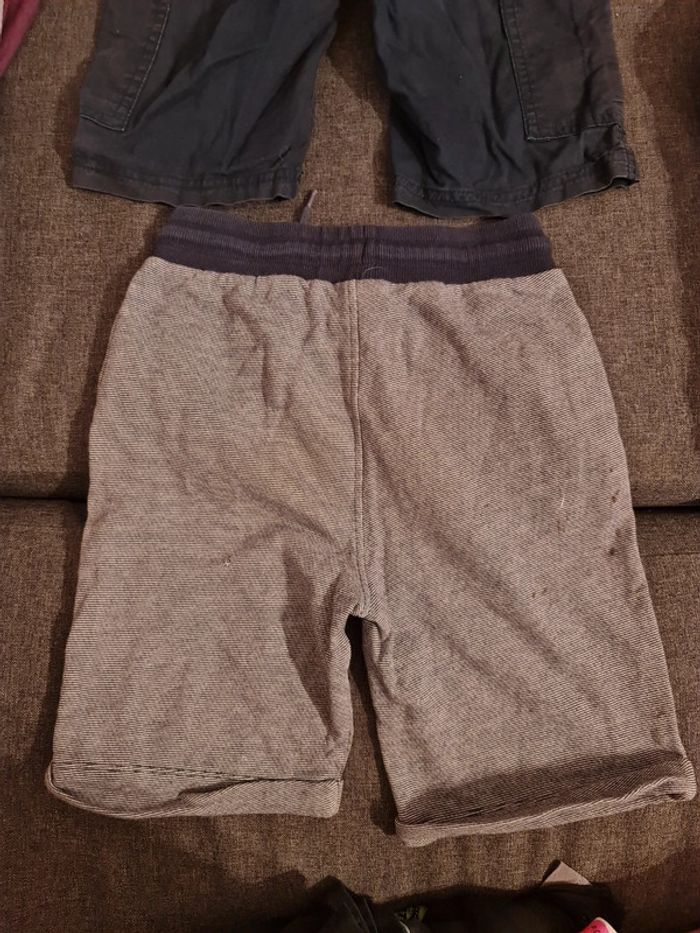 Lot 2 shorts bermudas 8 ans - photo numéro 8