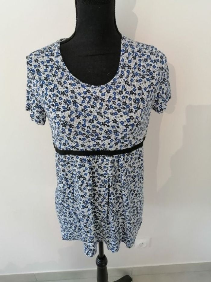 Joli haut à fleurs taille 38
