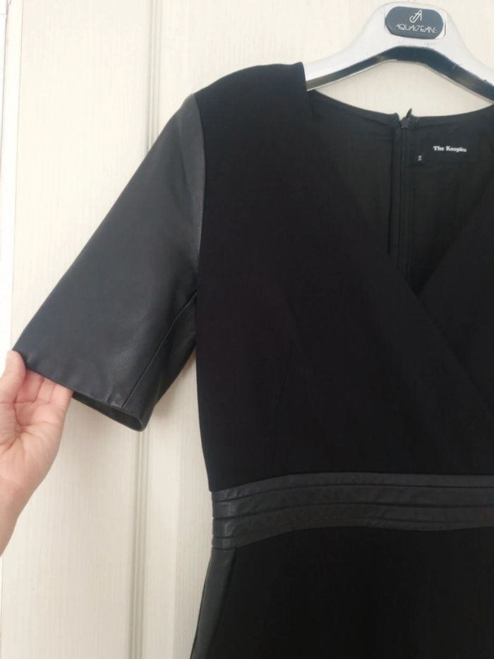 Jolie robe noir avec détails en cuir d'agneau the kooples taille M/38 - photo numéro 3