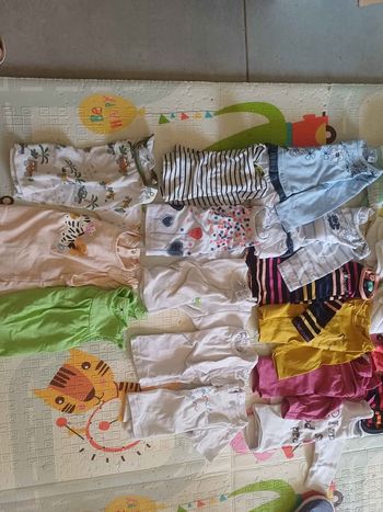 Vêtement 3 mois (bodys, pyjamas, t-shirt, pantalon, manteau...)