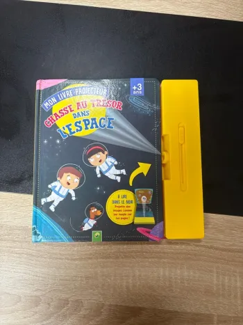 Mon livre projecteur chasse au trésor dans l’espace