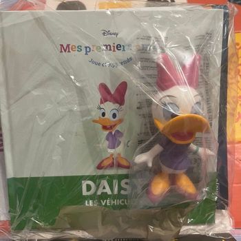 Livre Disney mes premiers amis sous blister, inclus la figurine 