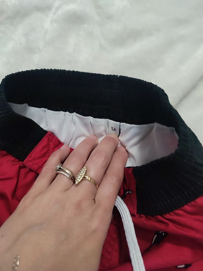 Short de bain rouge taille 5 ans - photo numéro 2