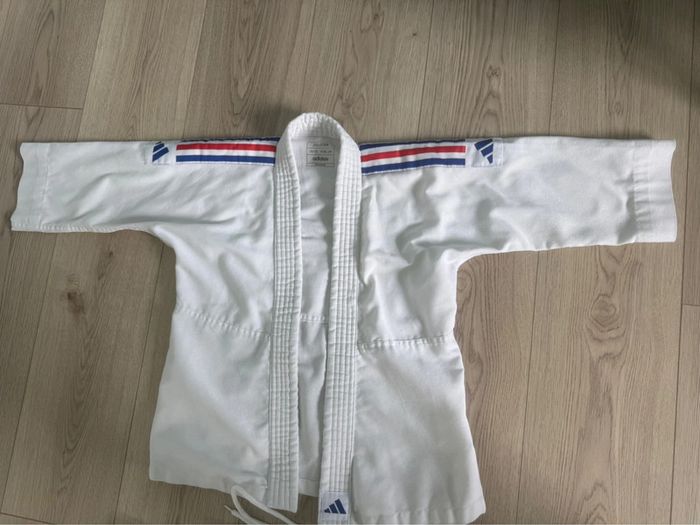 Kimono Adidas 120-130 cm - photo numéro 2