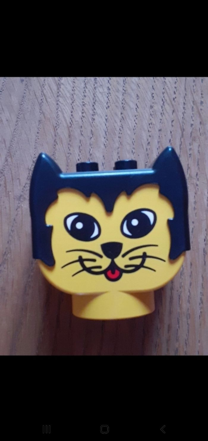 Tête de chat cheveux noirs lego duplo