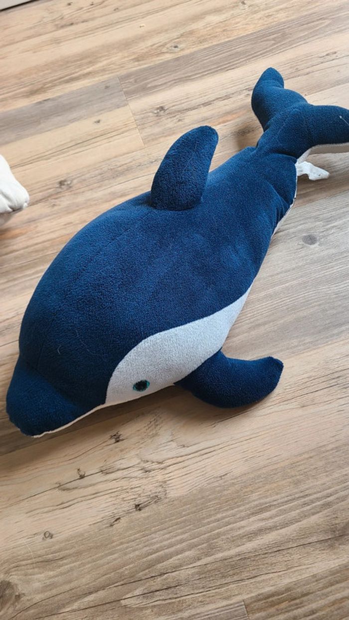 Grande peluche dauphin