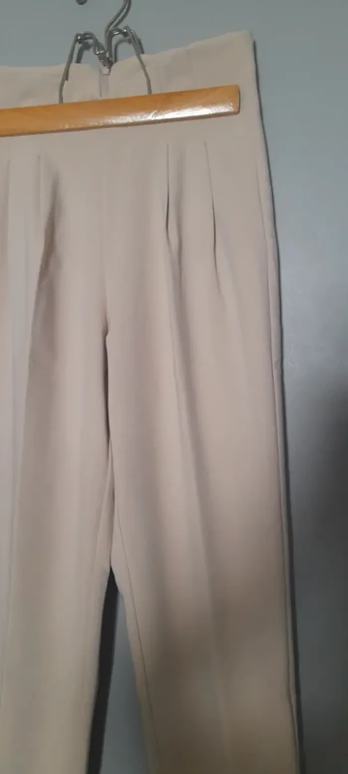 Pantalon tailleur beige - photo numéro 3