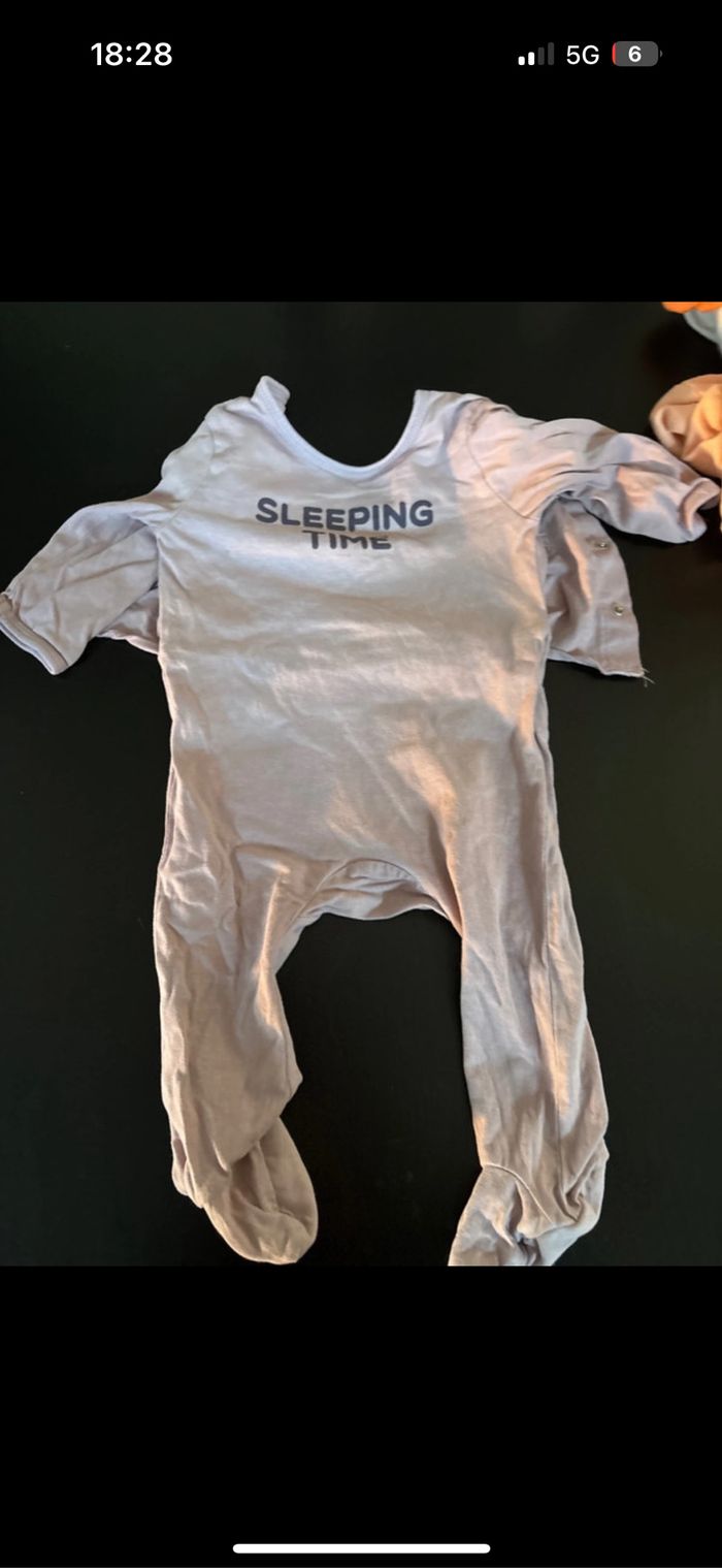 Lot de 5 pyjamas bébé 9 mois - photo numéro 4
