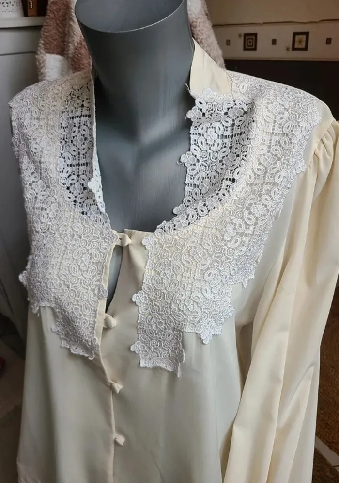 Belle blouse vintage 42 - photo numéro 2