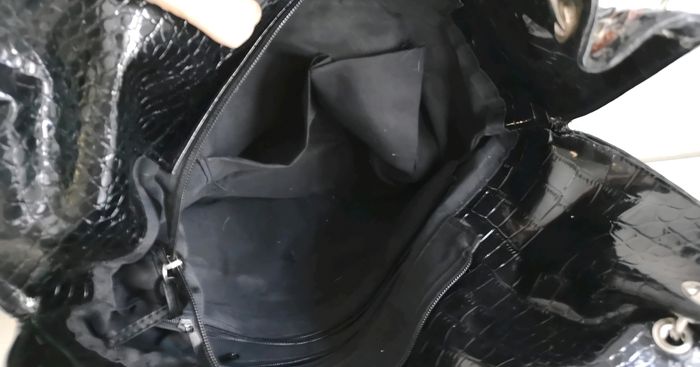 Sac à bandoulière verni multicolore avec pampilles - photo numéro 8