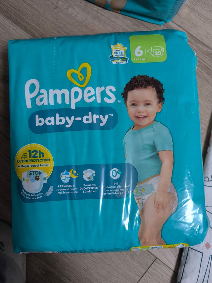 Couches Pampers Baby dry taille 6