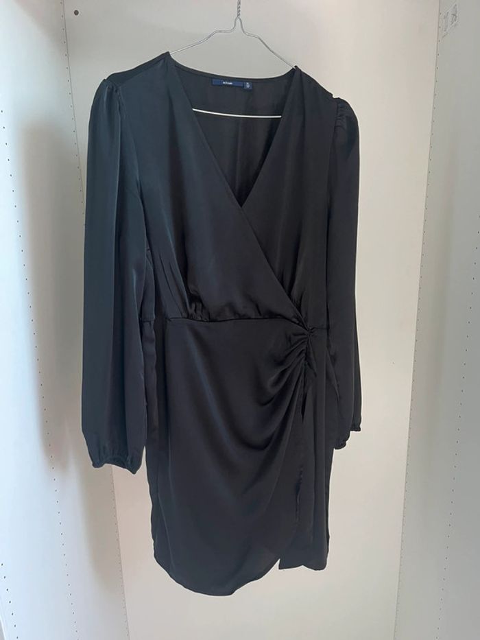 Robe noire chic satinée Kiabi