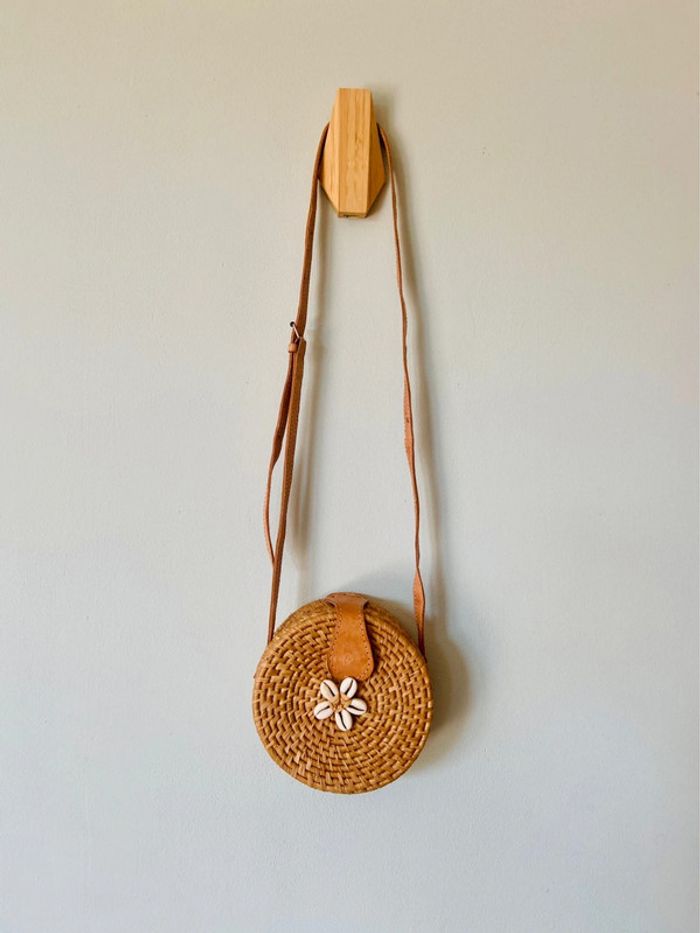 Petit sac en osier tressé et cuir