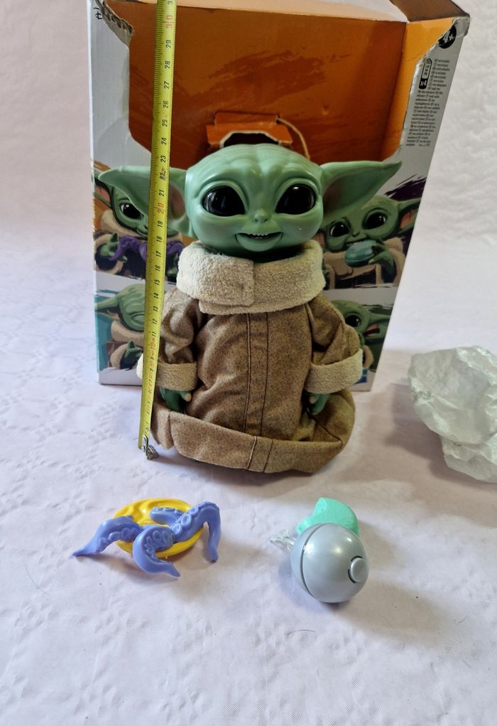 Peluche interactive Star Wars Mandalorian Goûter de Grogu / bebe yoda animatronic - photo numéro 2