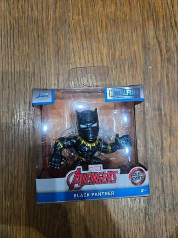 Figurine en métal Black Panther neuve