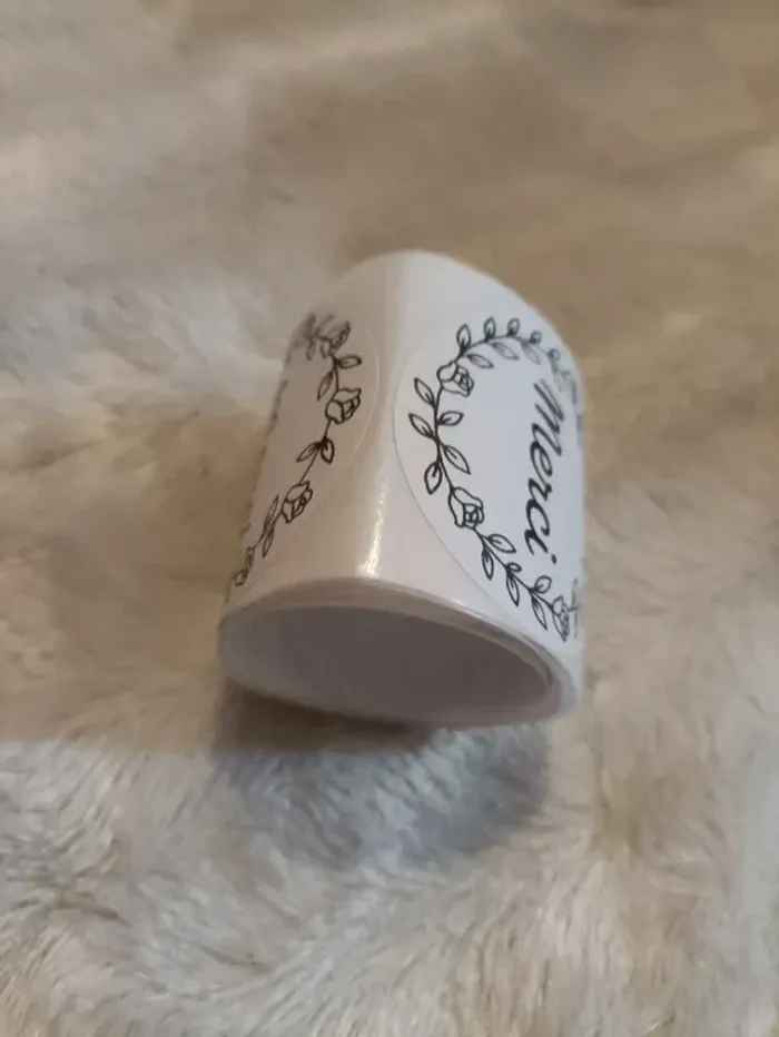 Lot de 20 étiquettes rondes “Merci” 50×50 mm design floral élégant - photo numéro 3