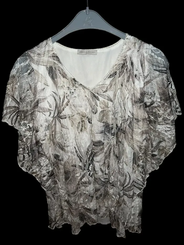 Haut manches courtes Armand Thiery taille 38