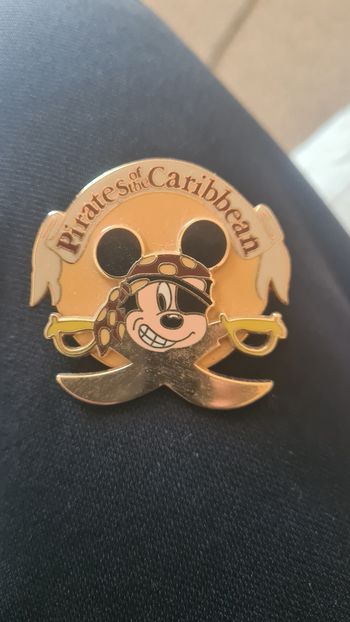 Pin's Disney Paris