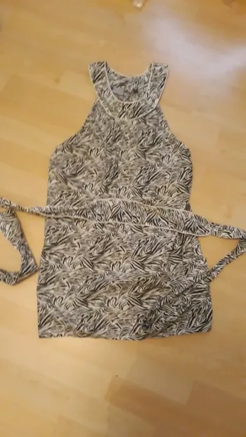 Haut avec ceinture