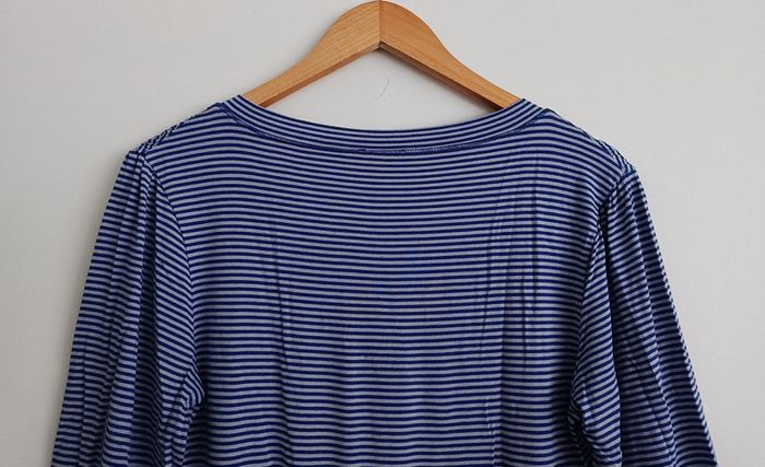 T shirt raye gris et bleu imprime fleurs a fronces. Manches 3/4. In extenso. Taille 38 - photo numéro 7