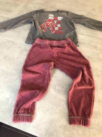 pyjama velours robot rouge et gris