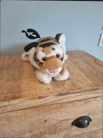 Peluche bébé tigre eco 35 cm