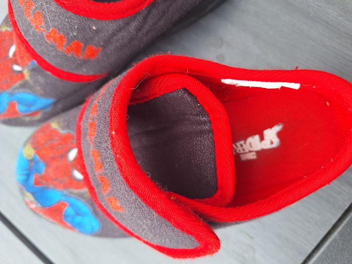 Pantoufles enfant spiderman pointure 28 - photo numéro 3