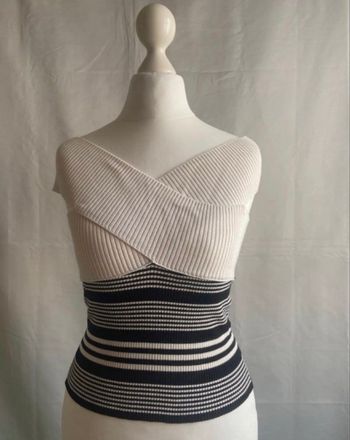 Haut épaules dénudées rayures noires et blanches Zara taille 36 / S