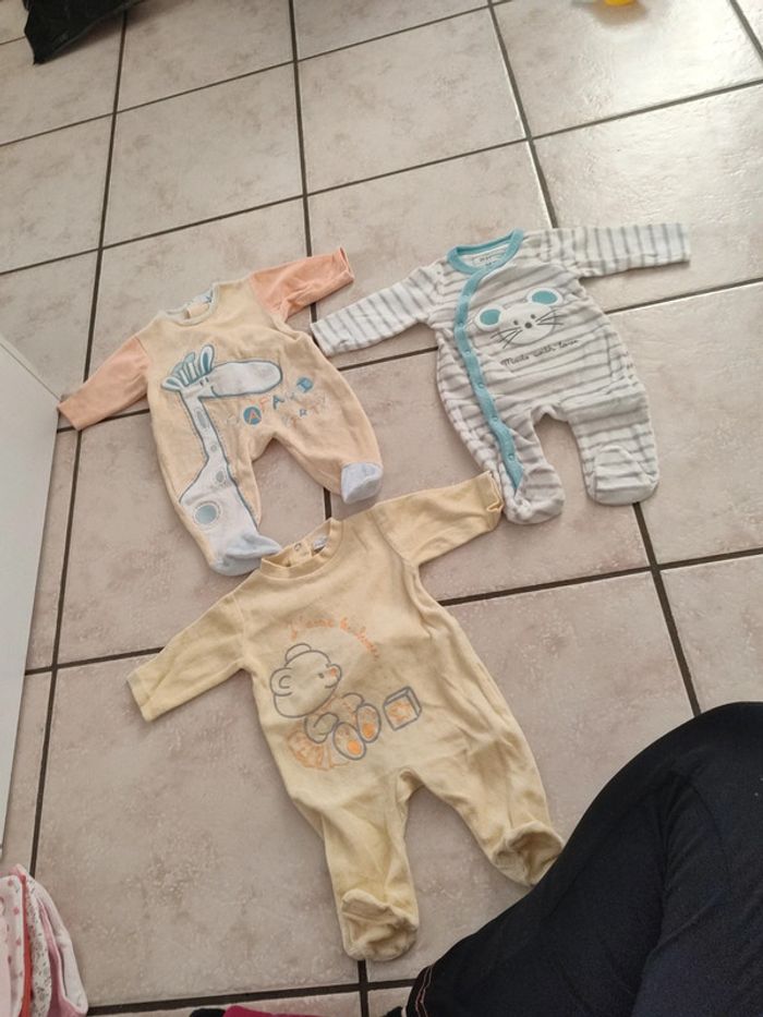 Lot pyjamas garçon 1 mois