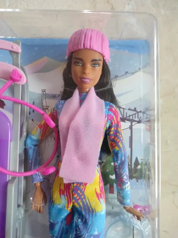 Barbie you Can be anything avec luge sport d hiver neuve - photo numéro 2