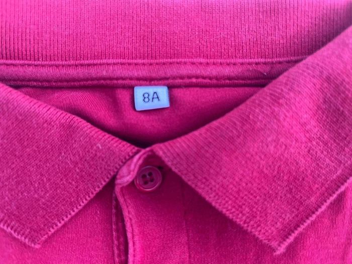 Polo rouge taille 8 ans - photo numéro 3