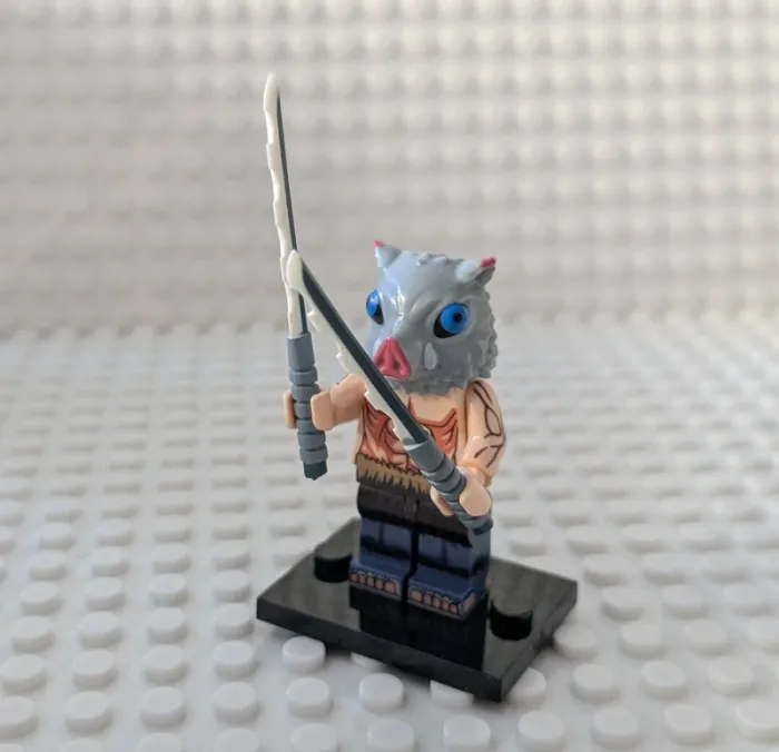 Figurine Demon Slayer : Inosuke Hashibira, style lego