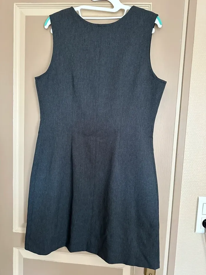 Robe grise - photo numéro 2