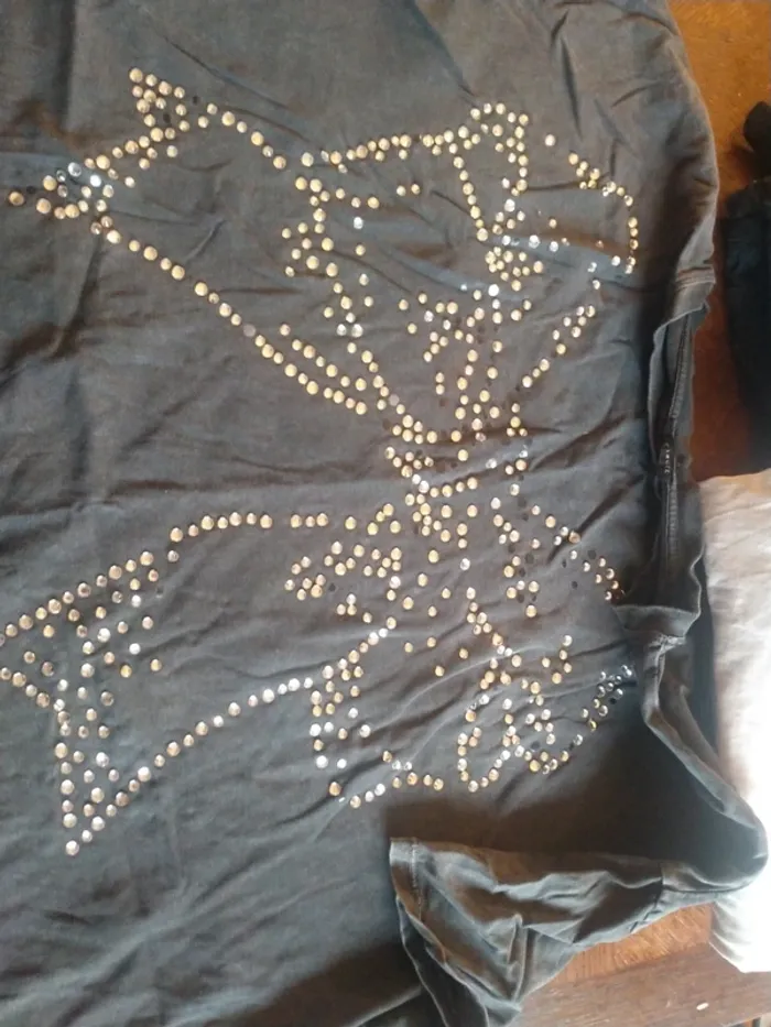 T-shirt avec noeud - photo numéro 2
