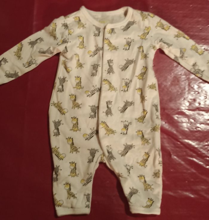 Lot vêtements 1 mois - photo numéro 8