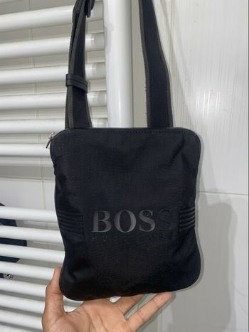 Sac BOSS noir – très bon état
