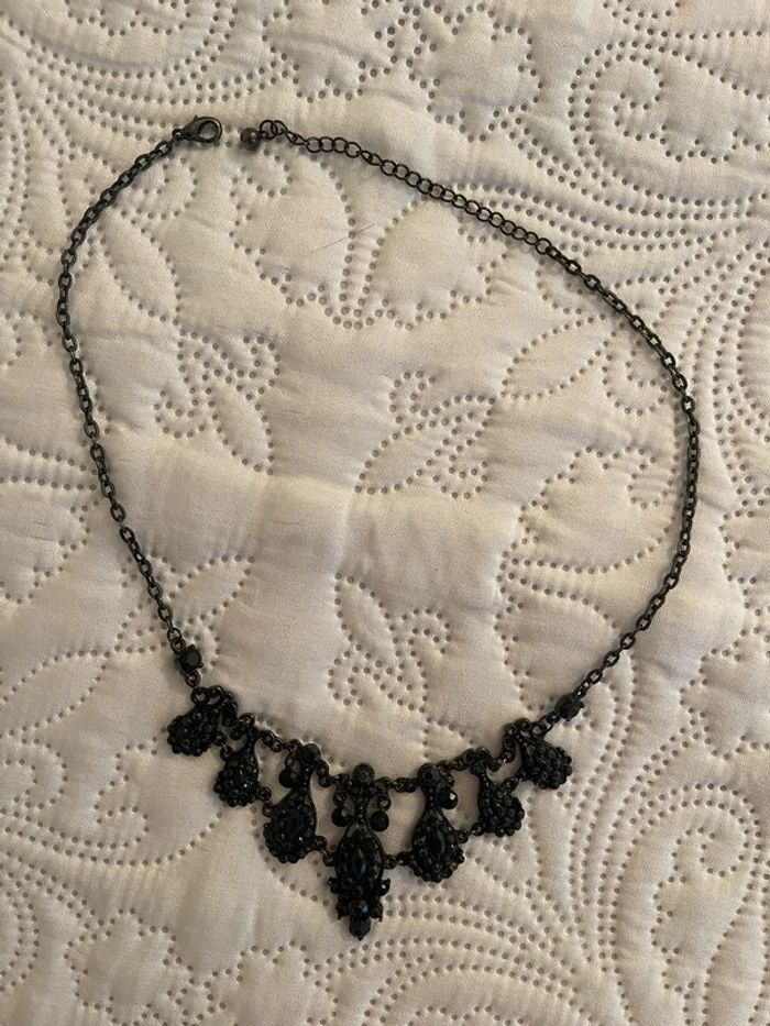 Très joli collier noir - photo numéro 3