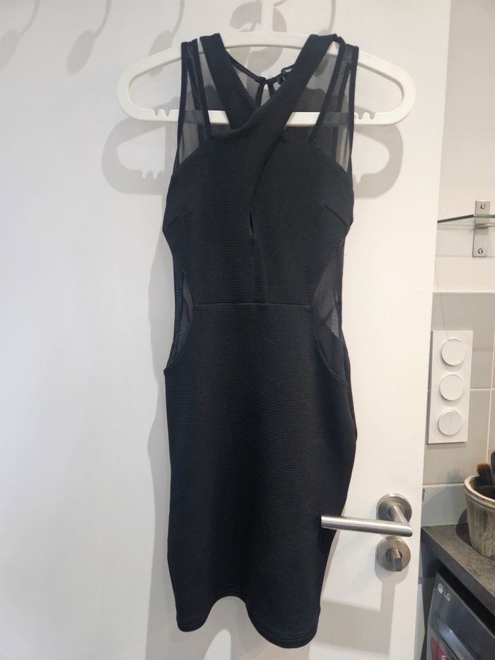 Robe noire - photo numéro 2