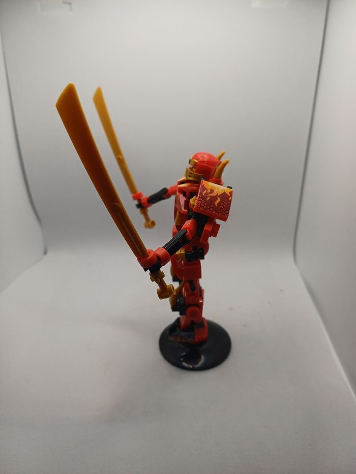 Kai et Armure Ninjago Legacy sur socle - photo numéro 5