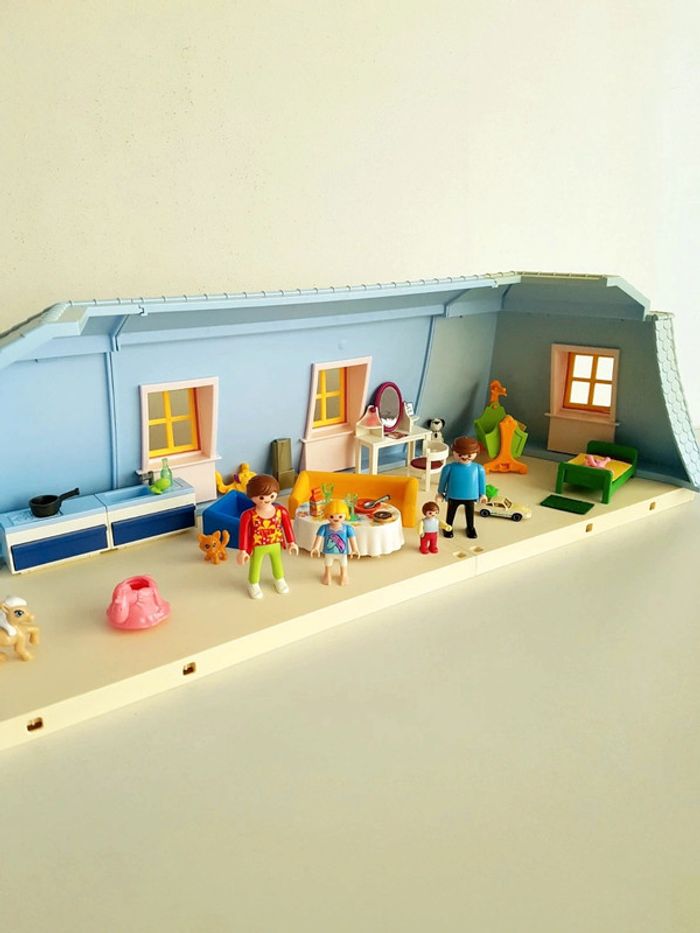 Maison et famille Playmobil - photo numéro 2