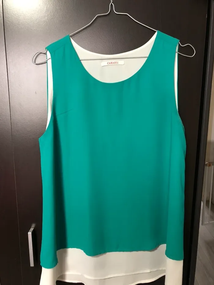 Débardeur vert et blanc