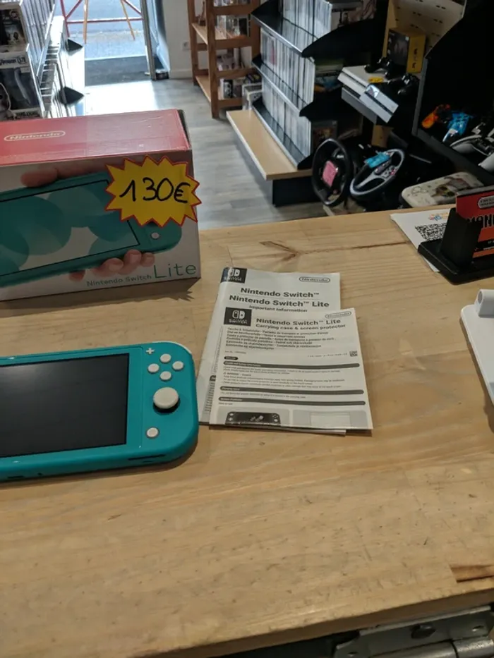 Nintendo Switch Lite Turquoise - photo numéro 4
