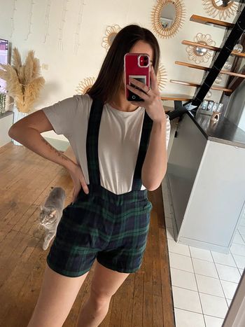 Short à bretelles