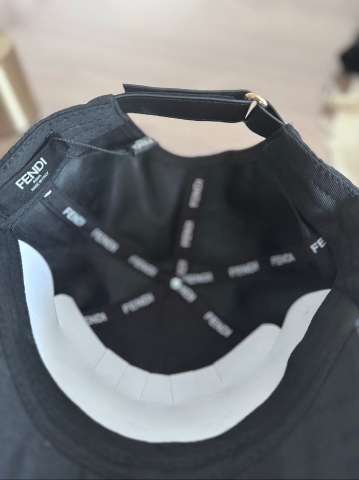 Casquette fendi - photo numéro 4