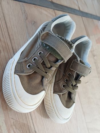 Tennis kaki