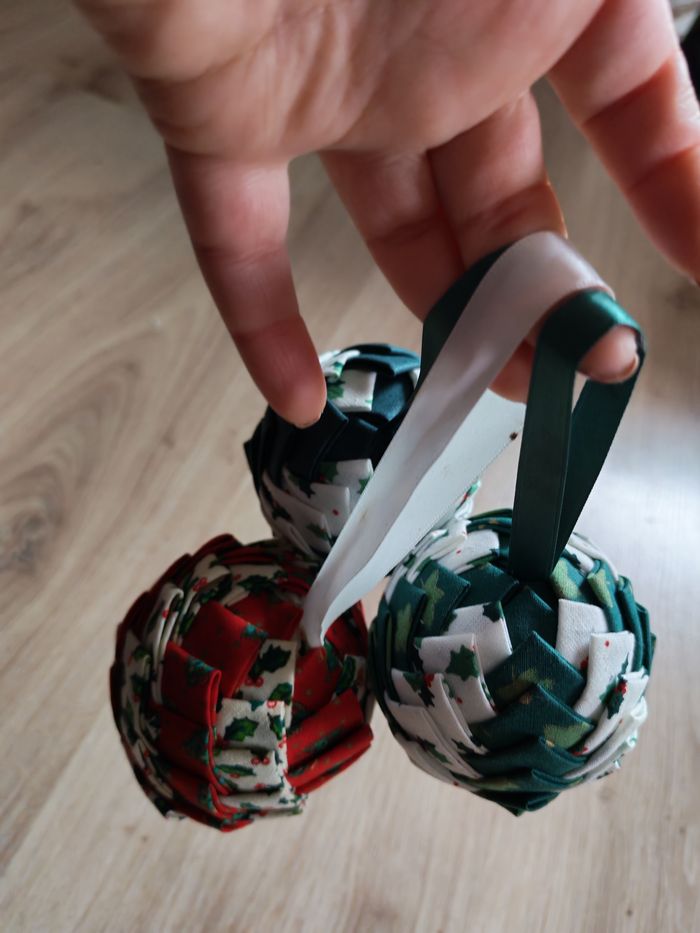 Boules de Noel lot de 3 origami ou patchwork en tissu - photo numéro 4