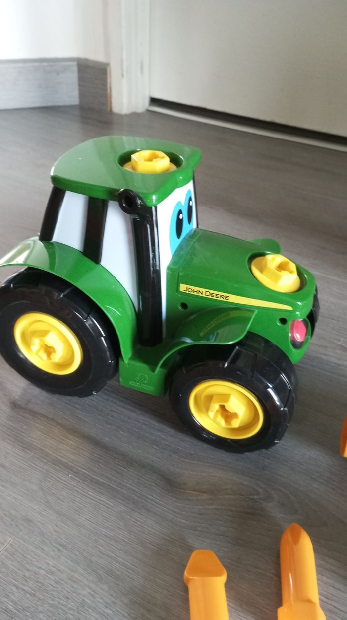 Tracteur John Deere Tomy à construire - photo numéro 4