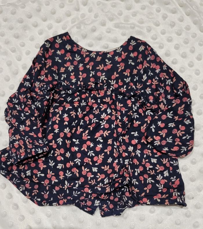 Blouse fleurie tape à l'œil
