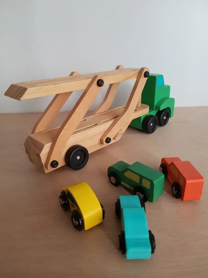 Camion transporteur double pont Mélissa and Doug et petites voitures en bois - photo numéro 8
